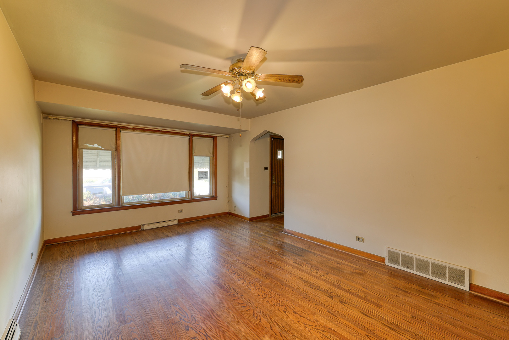 5337 S Springfield Avenue Property Photo 4