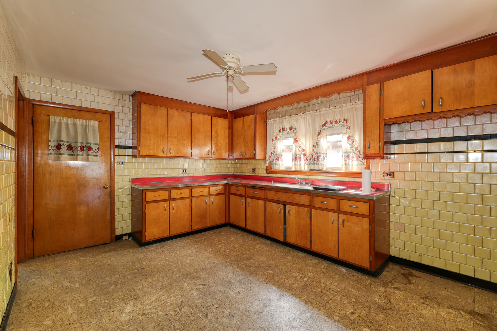 5337 S Springfield Avenue Property Photo 8