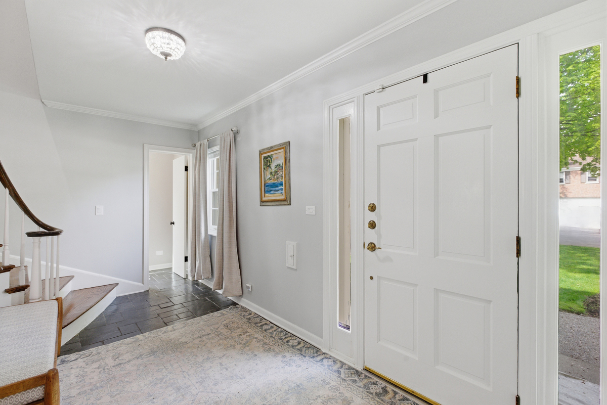 9343 Hamlin Avenue Property Photo 3
