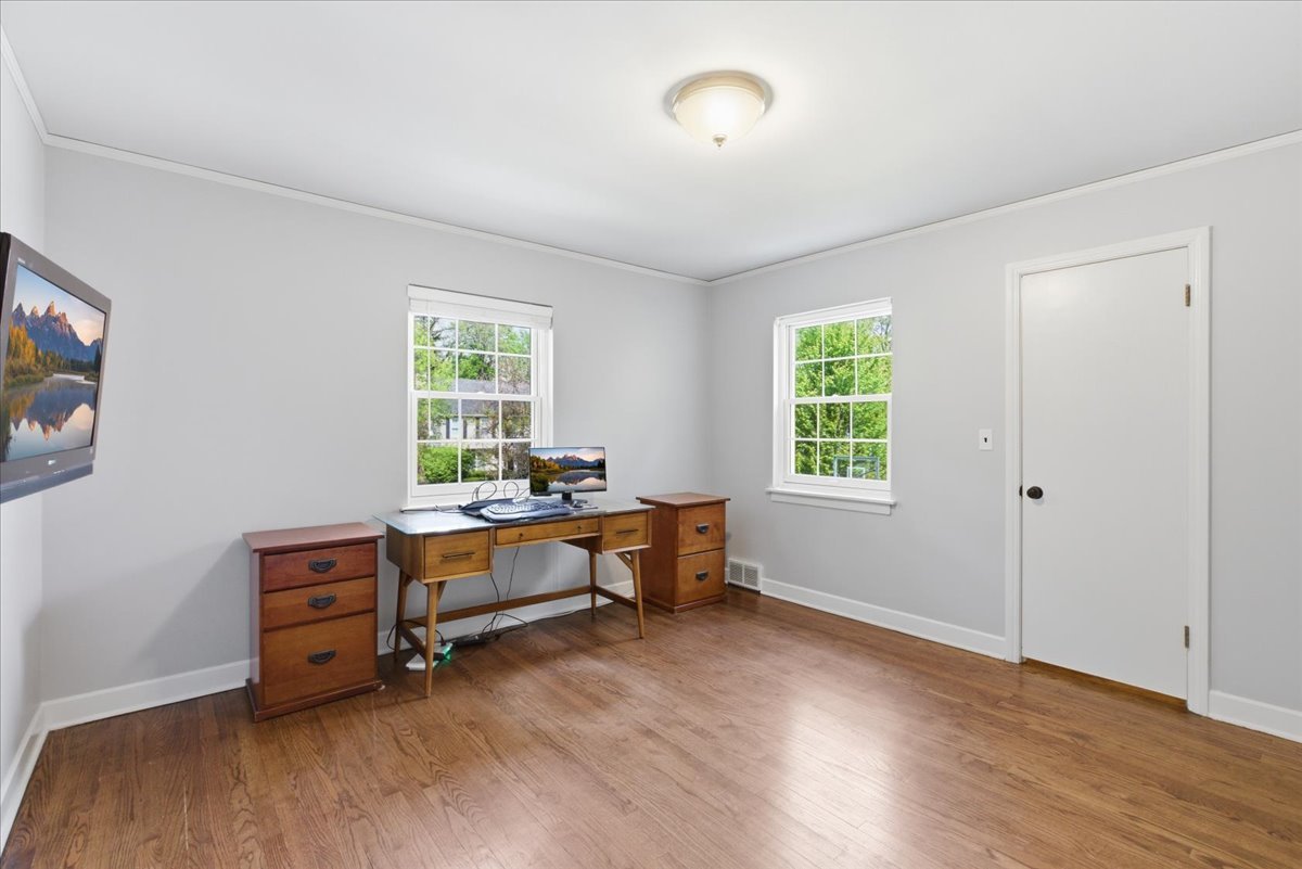 9343 Hamlin Avenue Property Photo 25