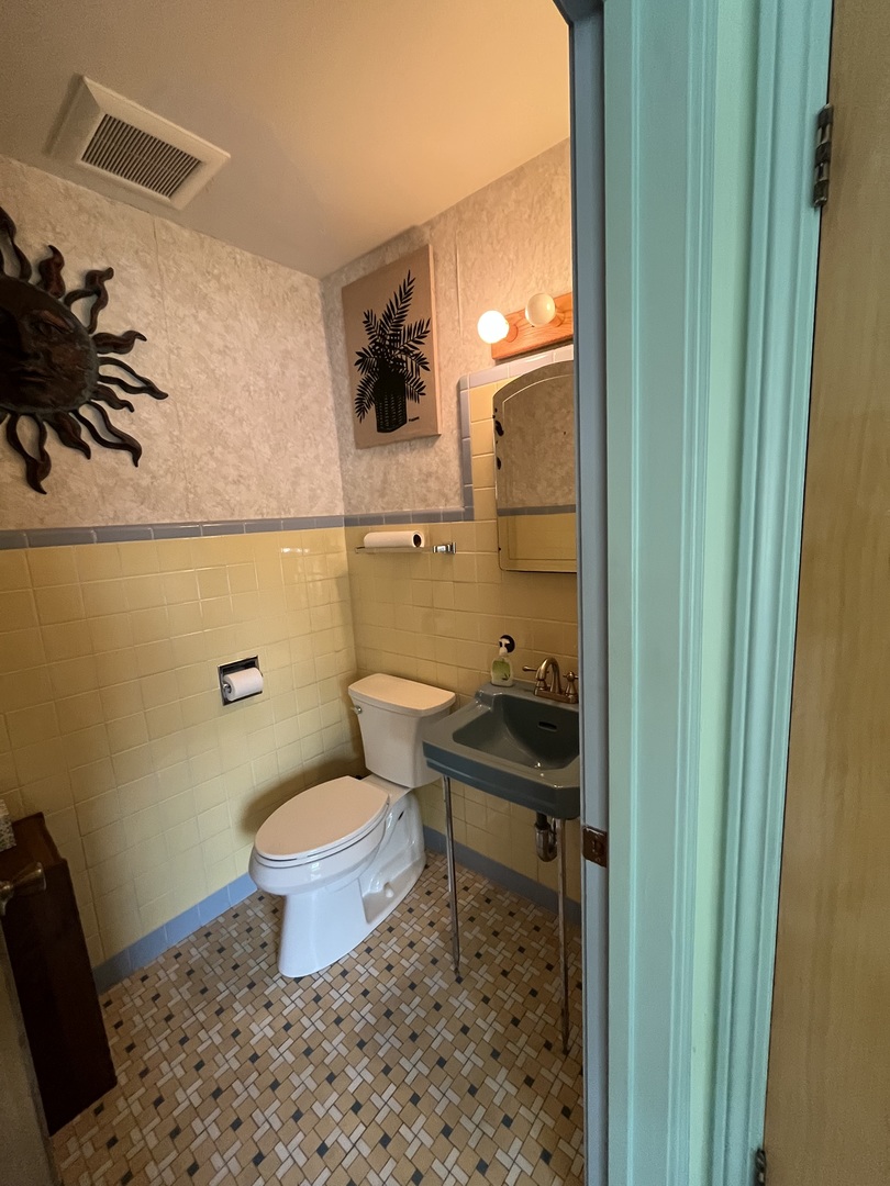 9414 S Bell Avenue Property Photo 2