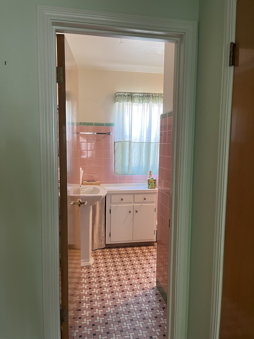 9414 S Bell Avenue Property Photo 18