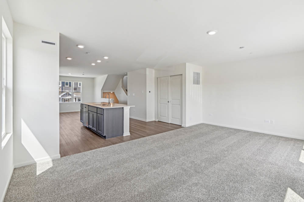 1372 Foxglove Drive Property Photo 11