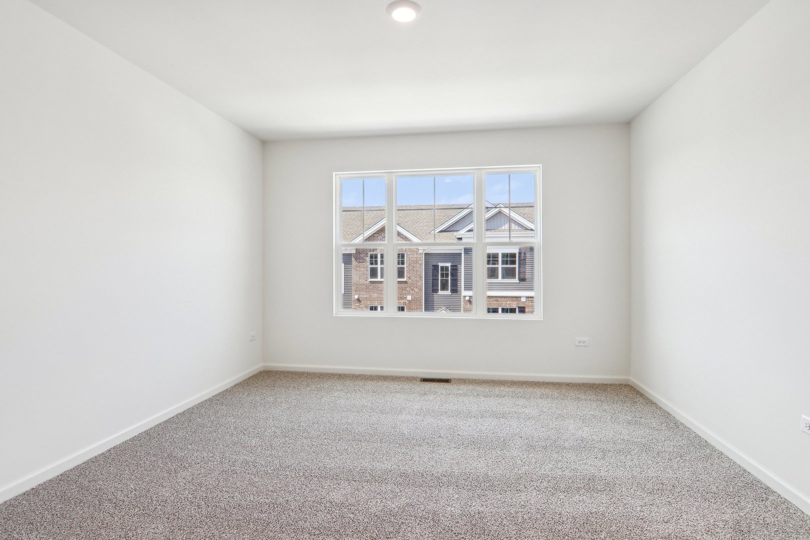1372 Foxglove Drive Property Photo 13