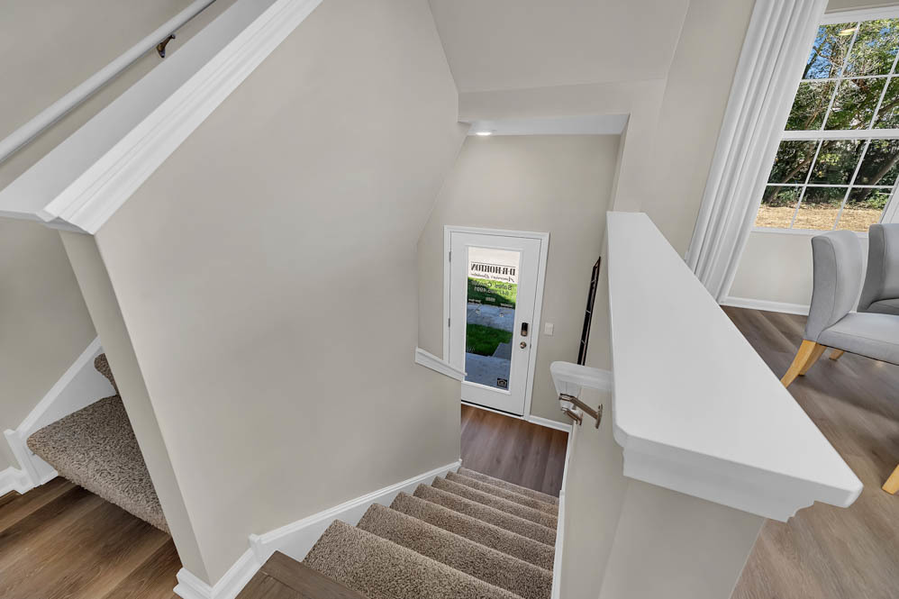 1368 Foxglove Drive Property Photo 19