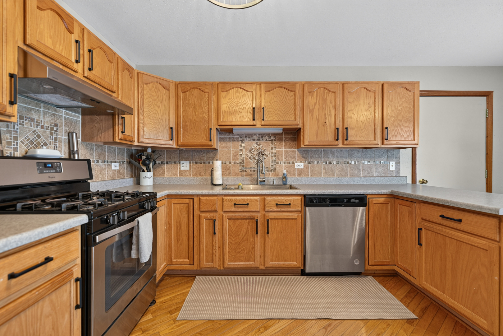 10205 Sharon Lane Property Photo 6