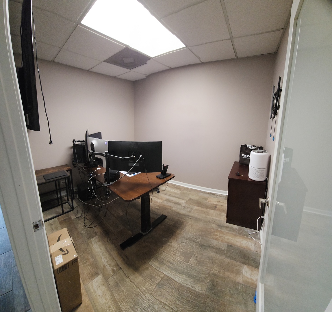 2541 Division Street 103-104 Property Photo 5
