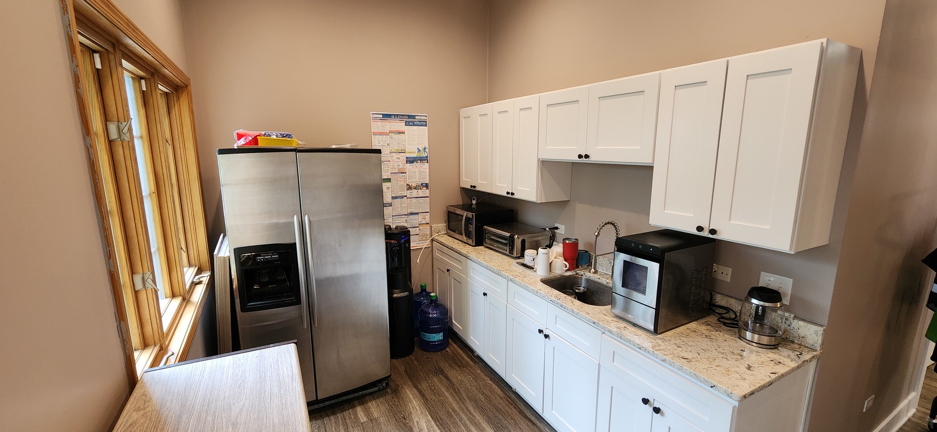 2541 Division Street 103-104 Property Photo 20