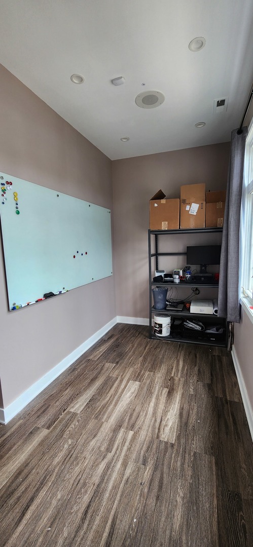 2541 Division Street 103-104 Property Photo 29