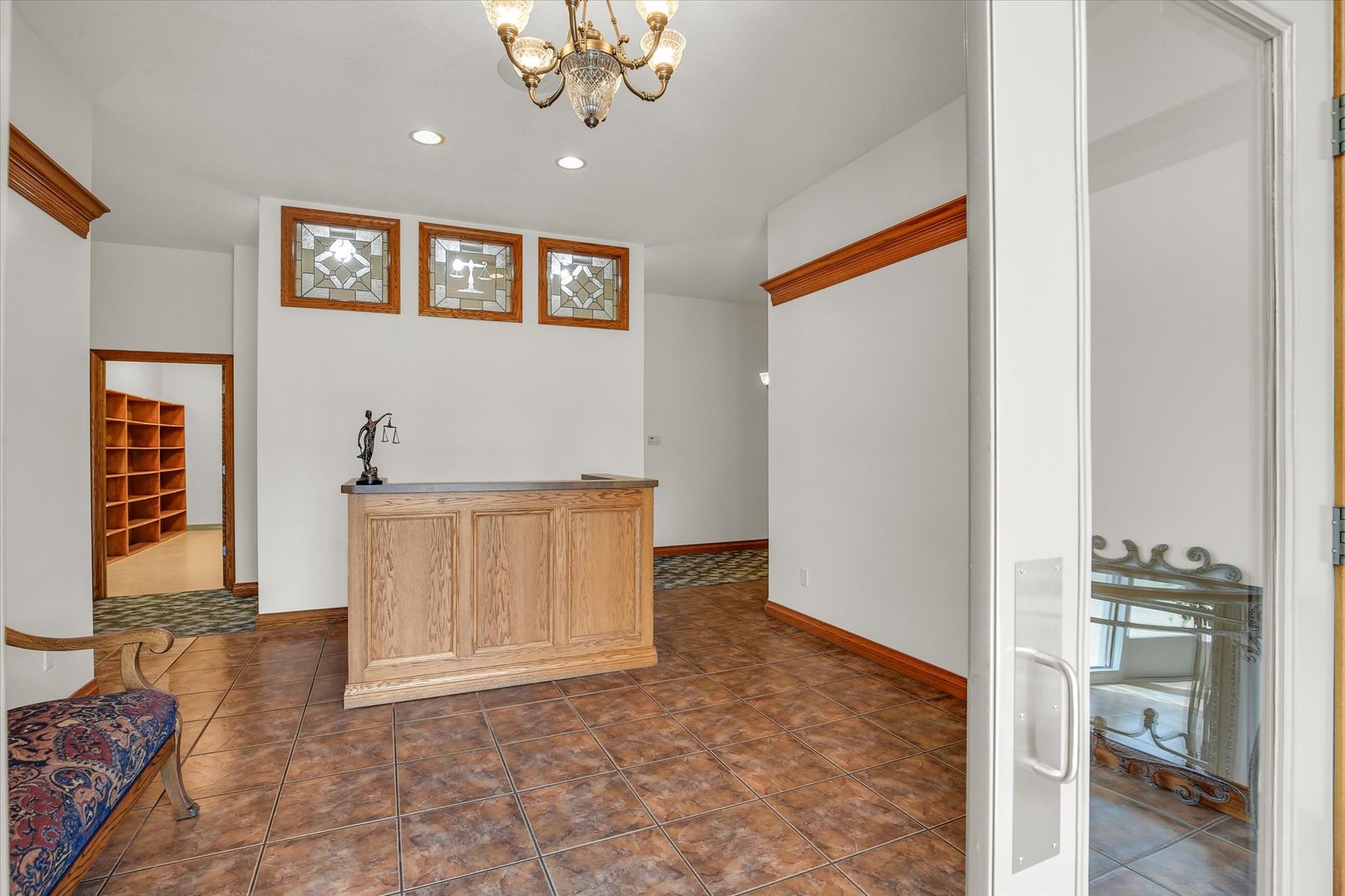 606 W Oak Street Property Photo 9