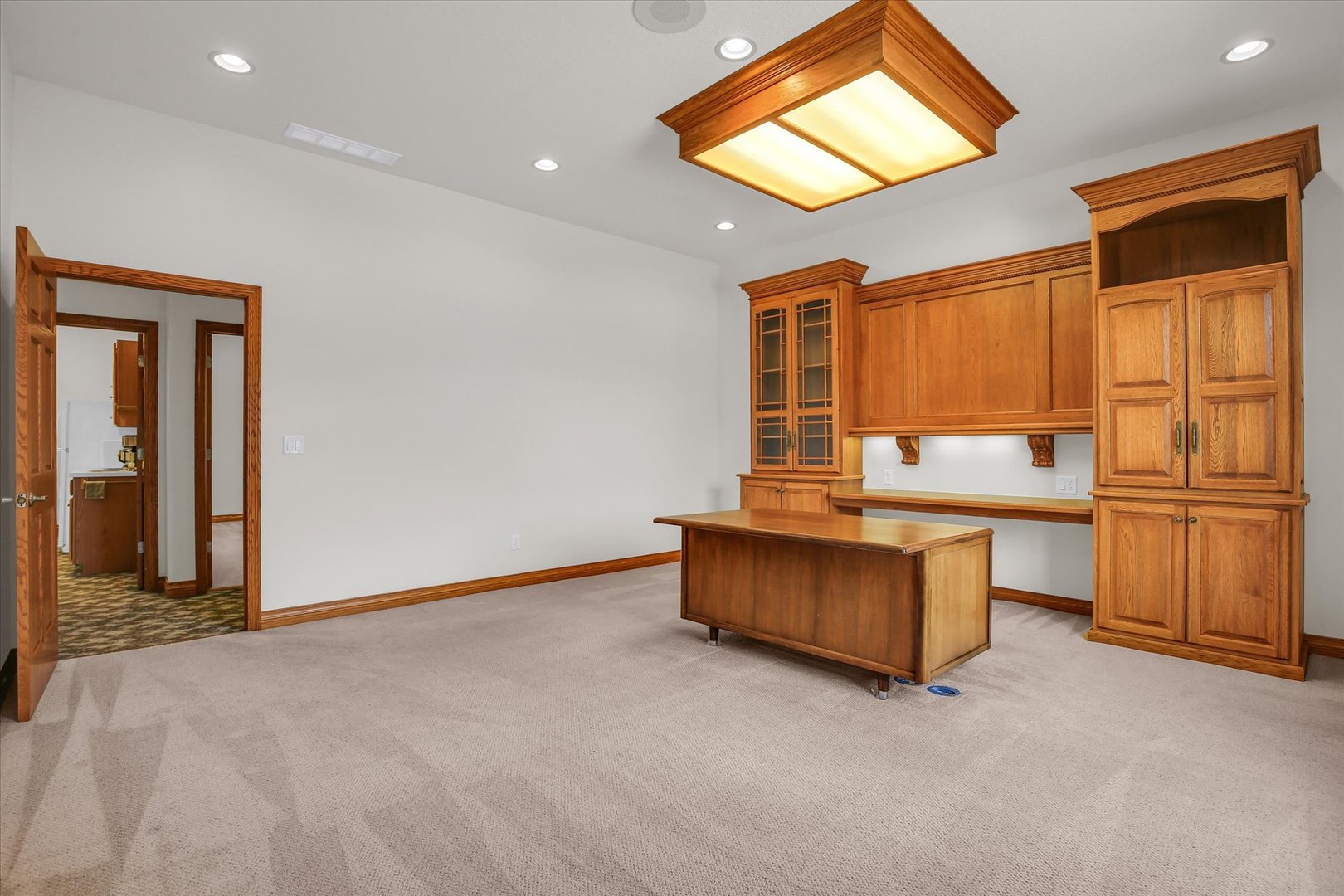 606 W Oak Street Property Photo 18
