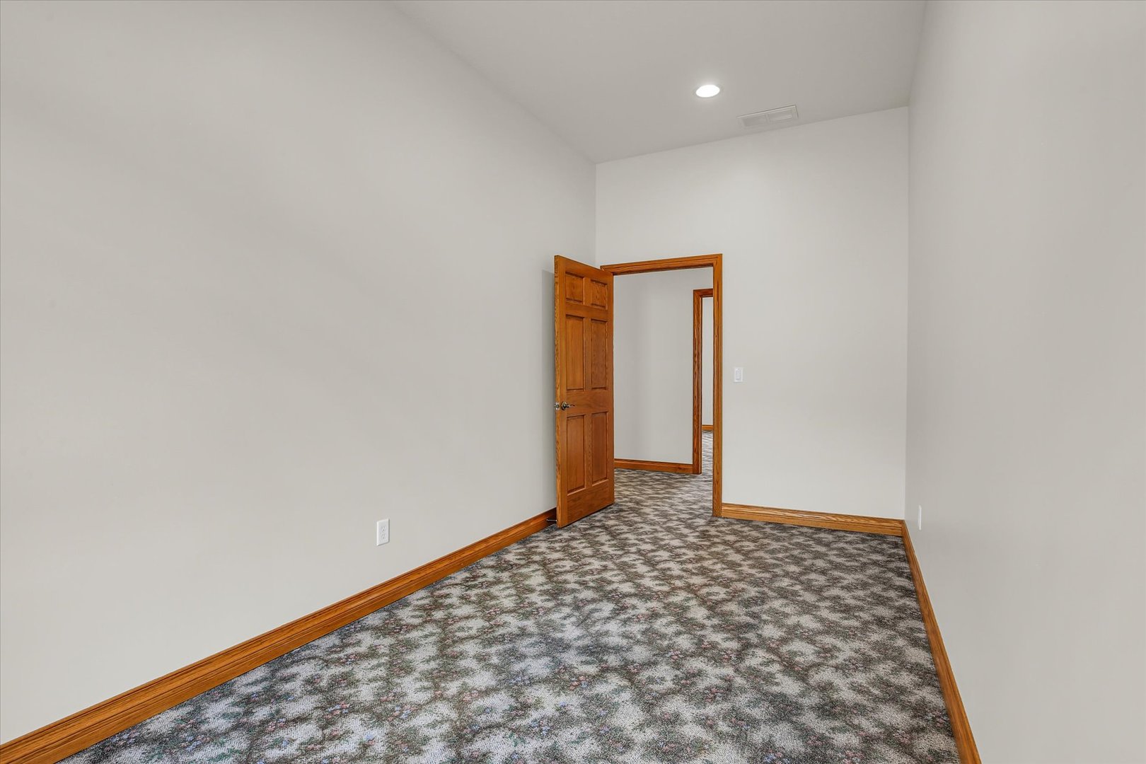 606 W Oak Street Property Photo 31