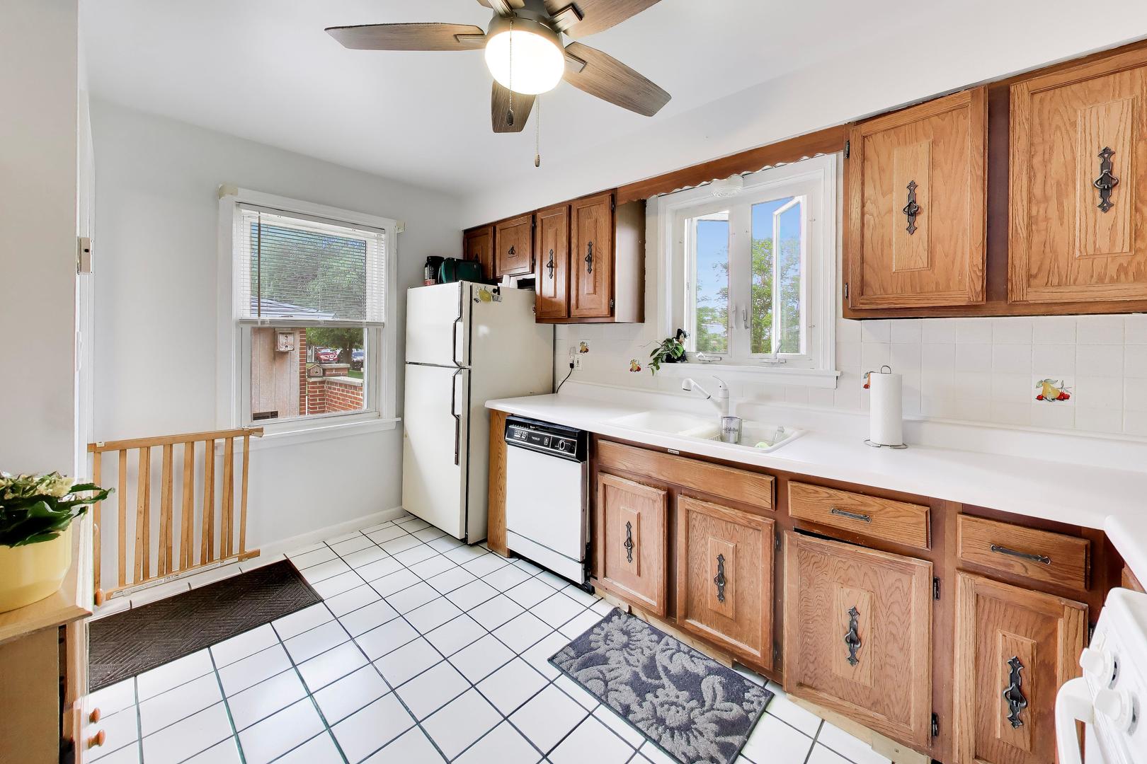 6040 N Niagara Avenue Property Photo 7