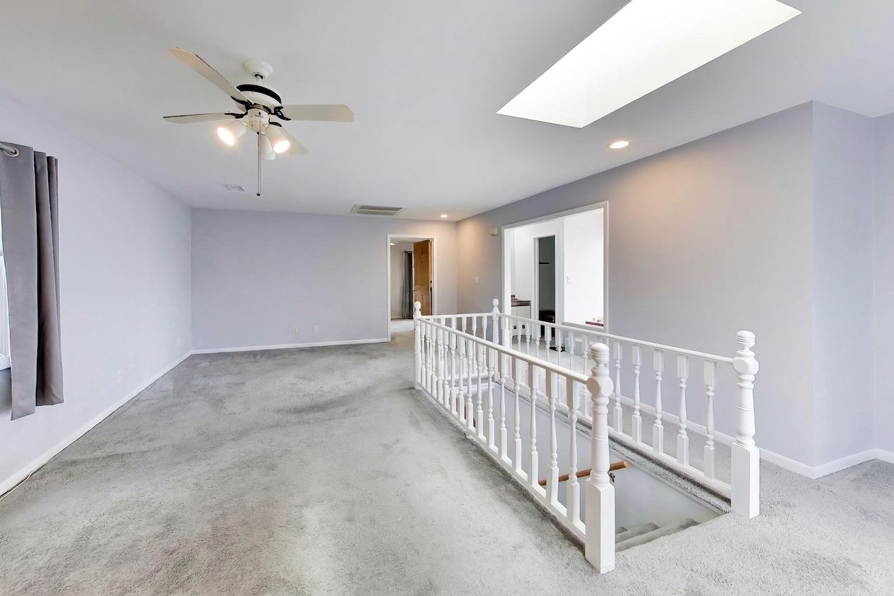 6040 N Niagara Avenue Property Photo 13