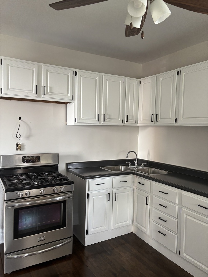 2737 W Belmont Avenue 1 Property Photo 8