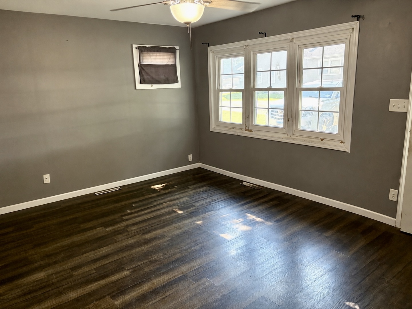 105 S Miller Street Property Photo 3