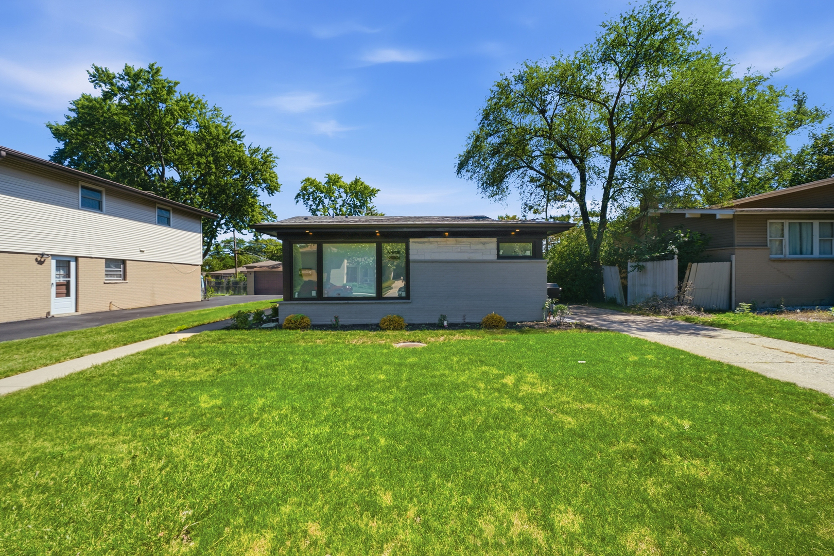 9407 Ozark Avenue Property Photo 1
