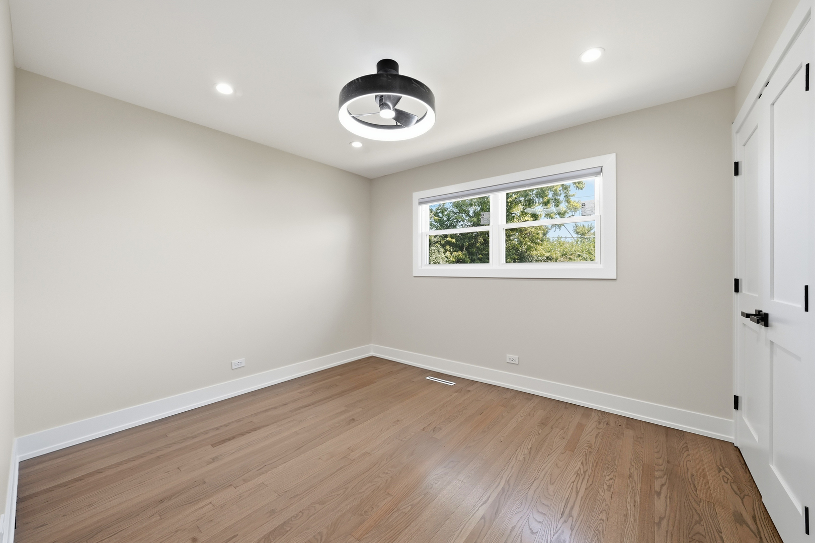 9407 Ozark Avenue Property Photo 16