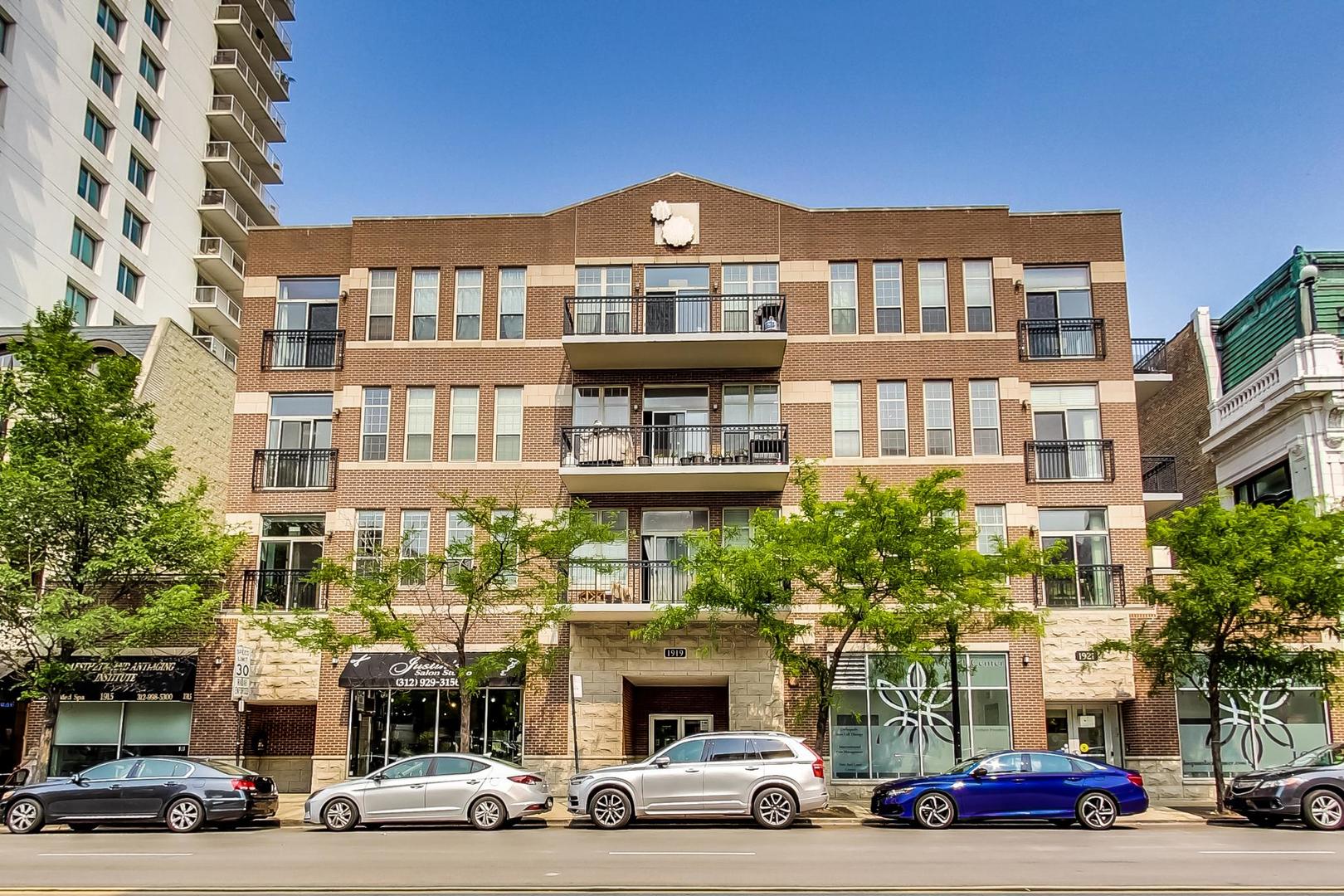 1919 S Michigan Avenue 302 Property Photo 1