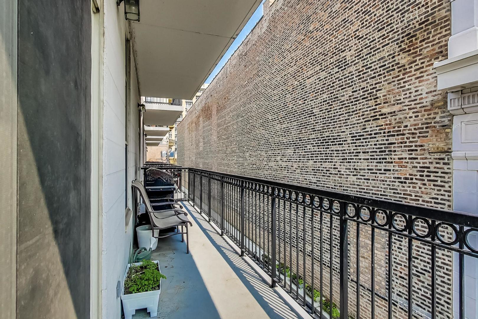 1919 S Michigan Avenue 302 Property Photo 9