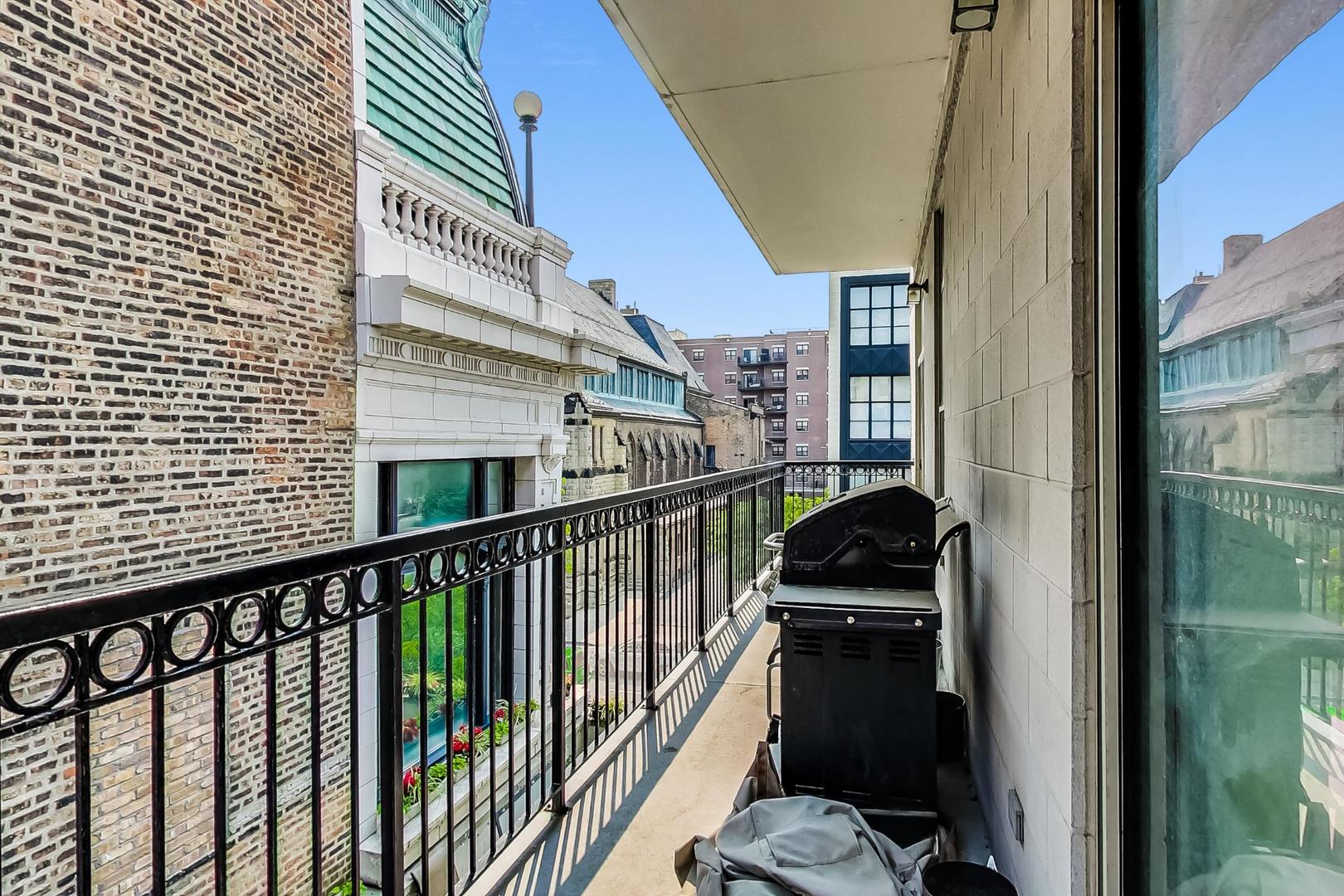 1919 S Michigan Avenue 302 Property Photo 10