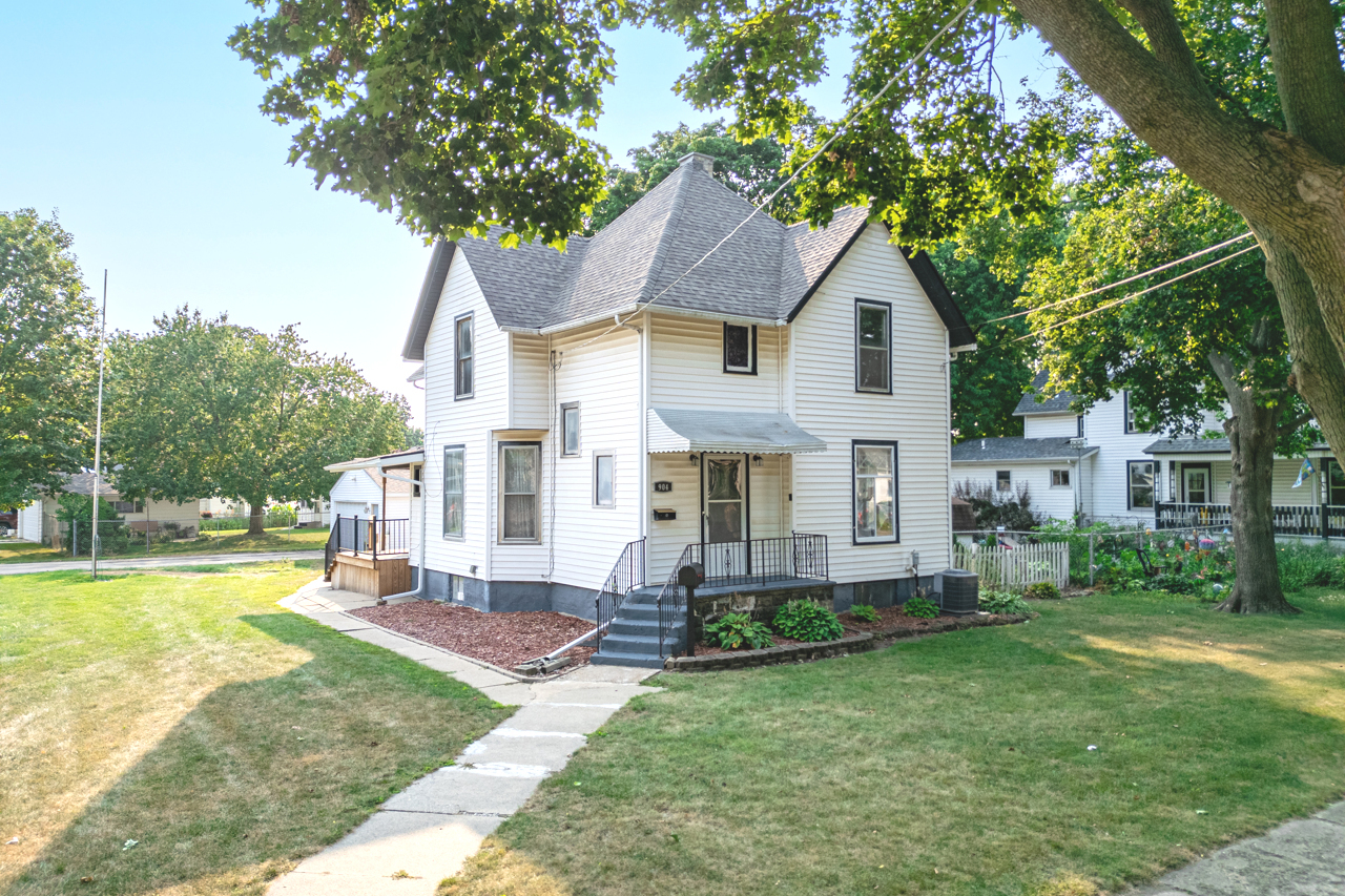 904 Kishwaukee Street Property Photo 1