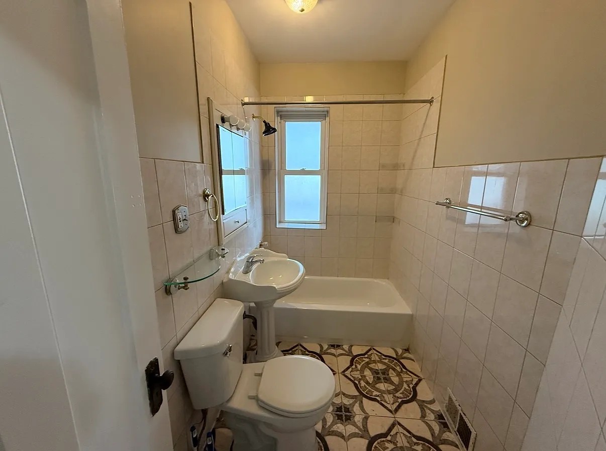 4158 W Potomac Avenue Property Photo 9