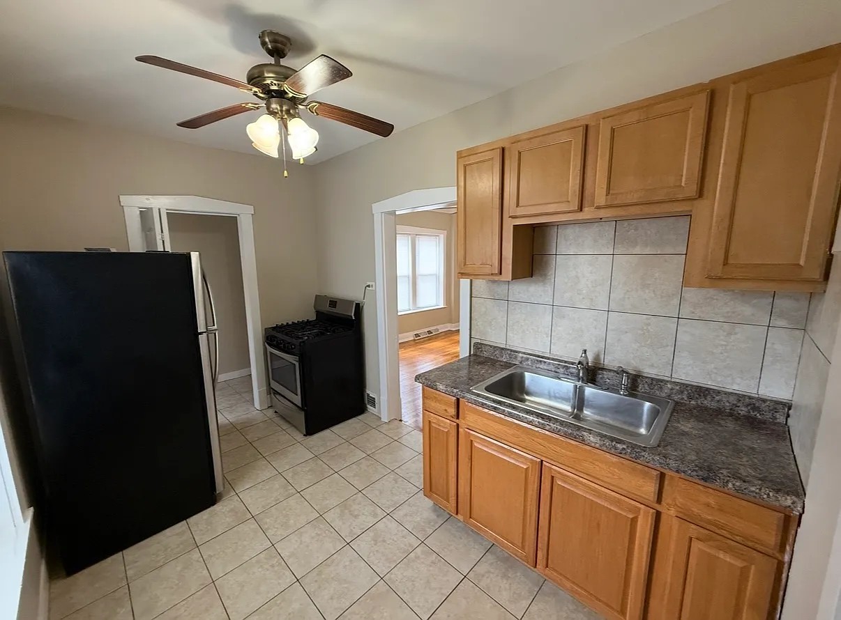 4158 W Potomac Avenue Property Photo 11