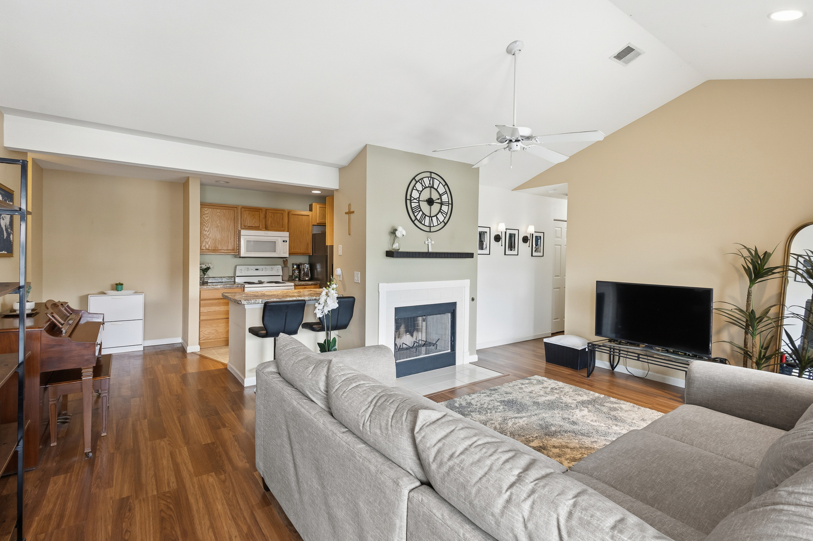 2408 Windward Boulevard 205 Property Photo 6