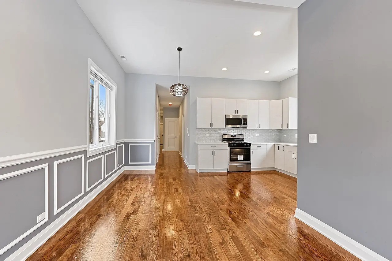 5955 W Superior Street Property Photo 3