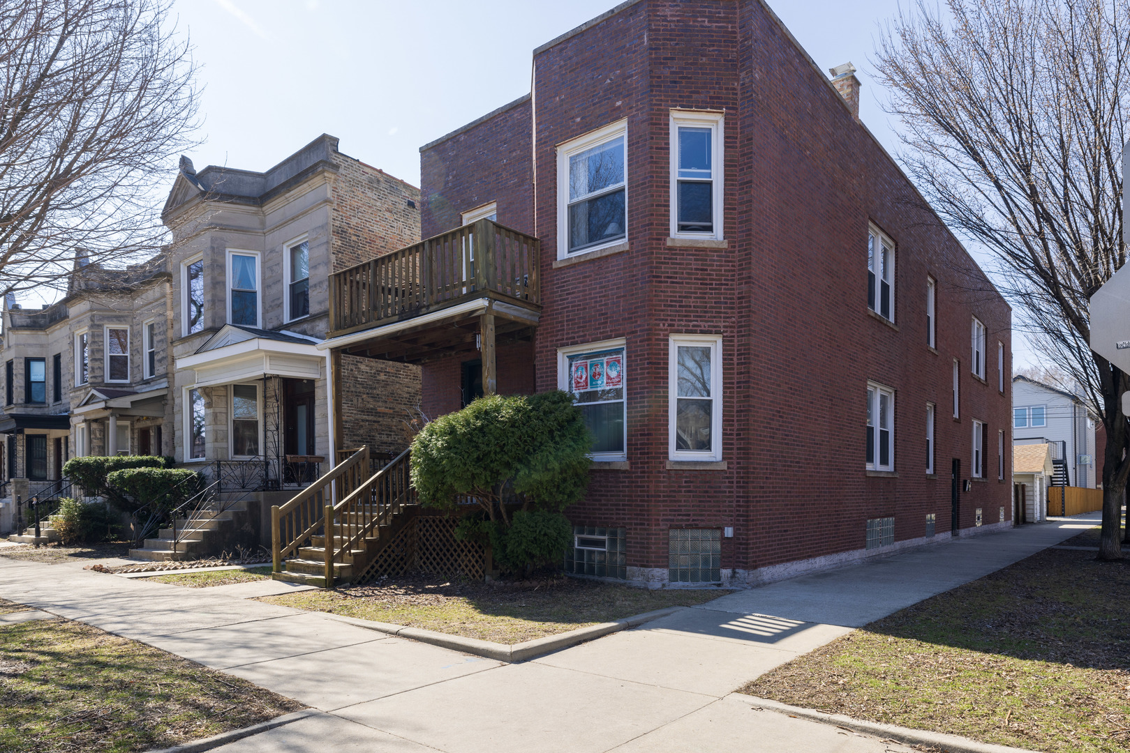 2648 N Francisco Avenue Property Photo 2