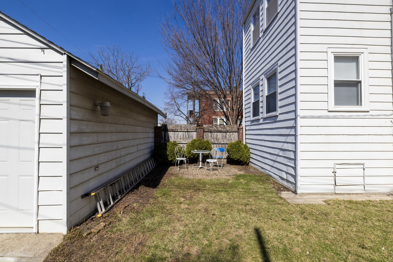 2648 N Francisco Avenue Property Photo 5