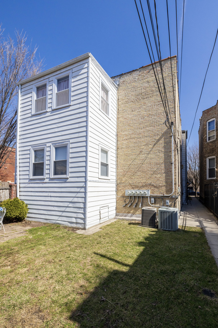 2648 N Francisco Avenue Property Photo 6