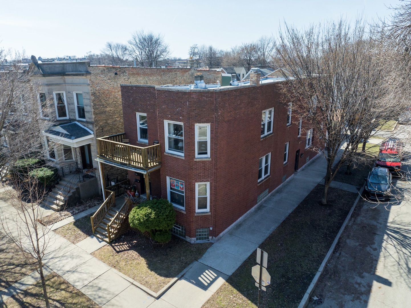 2648 N Francisco Avenue Property Photo 10