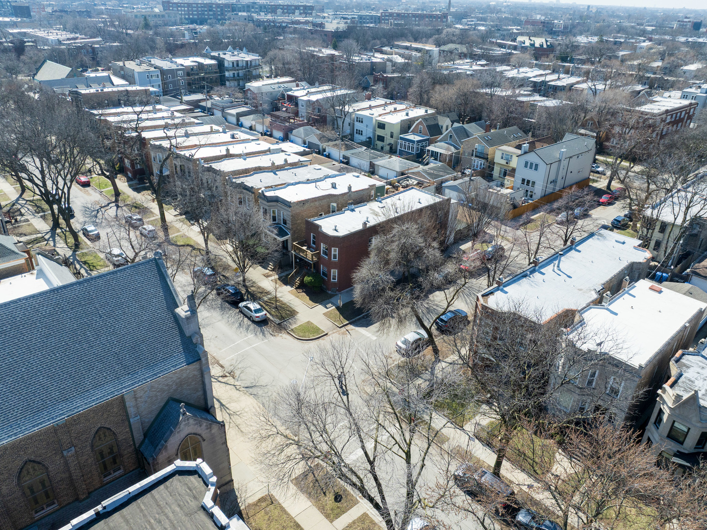 2648 N Francisco Avenue Property Photo 16