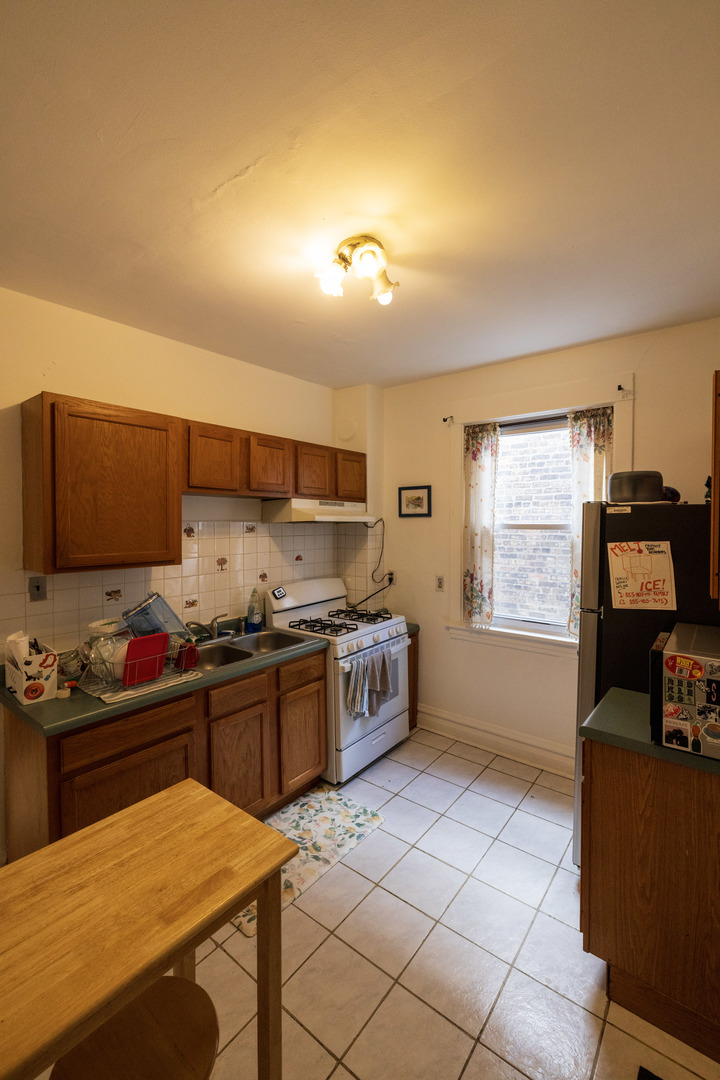 2648 N Francisco Avenue Property Photo 27
