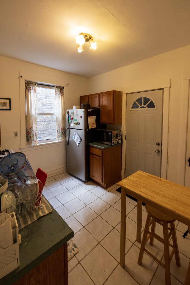 2648 N Francisco Avenue Property Photo 28