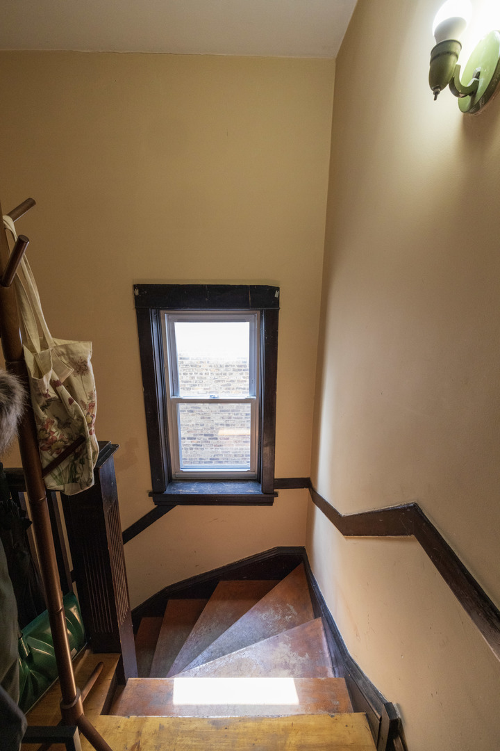 2648 N Francisco Avenue Property Photo 29