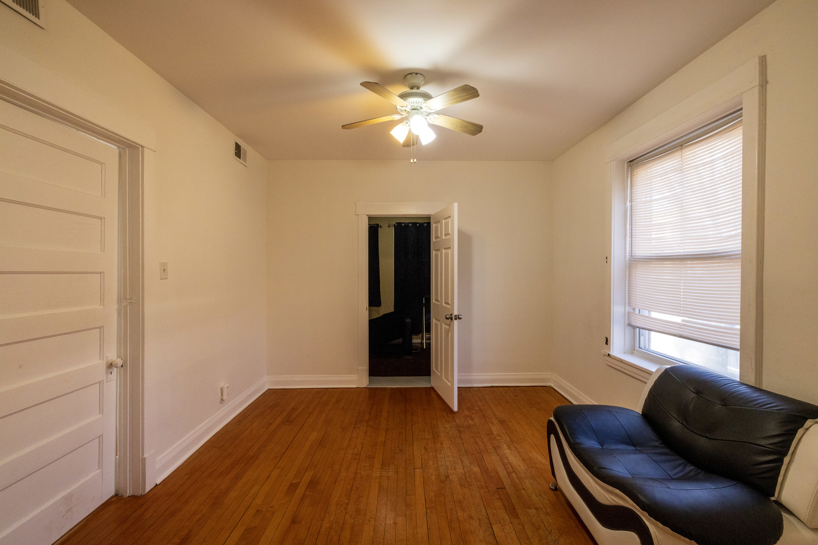 2648 N Francisco Avenue Property Photo 50