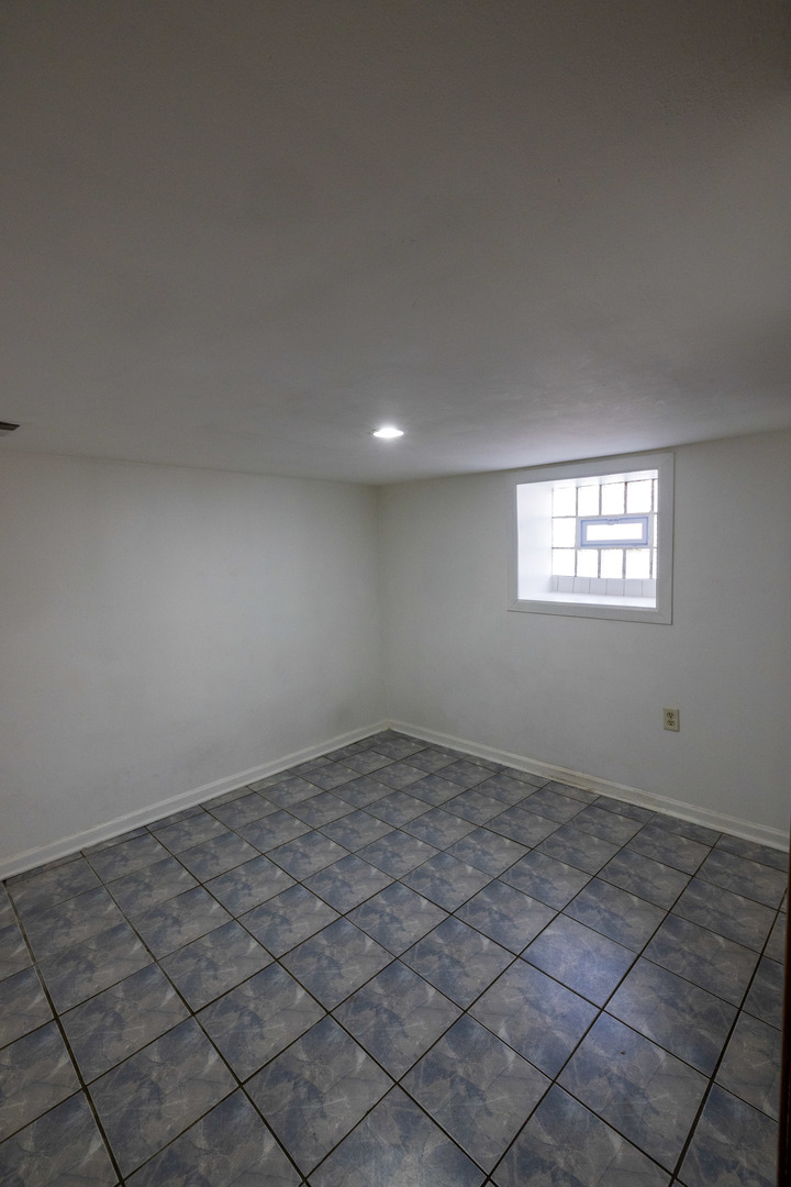 2648 N Francisco Avenue Property Photo 53