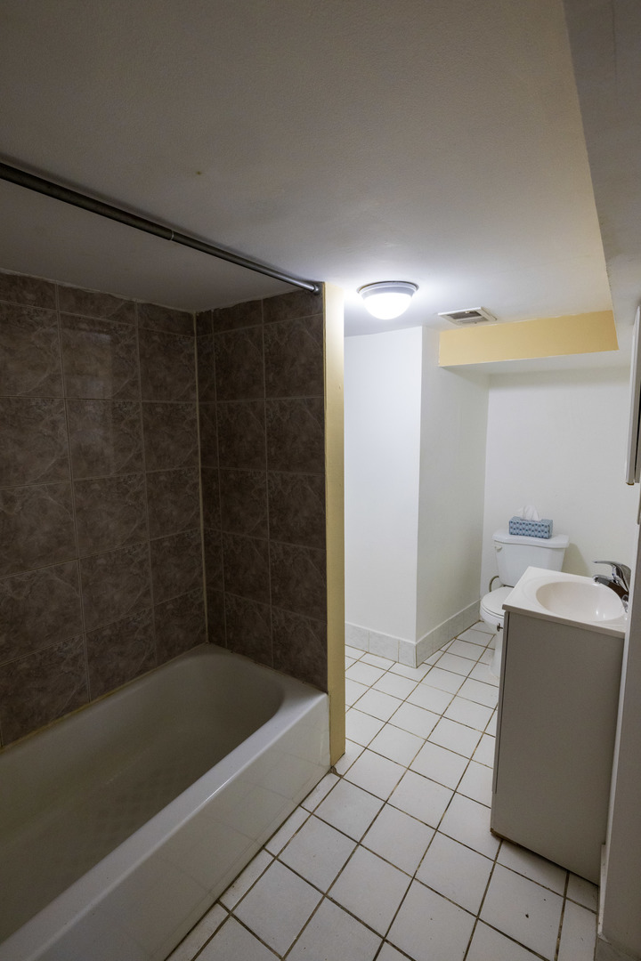 2648 N Francisco Avenue Property Photo 54