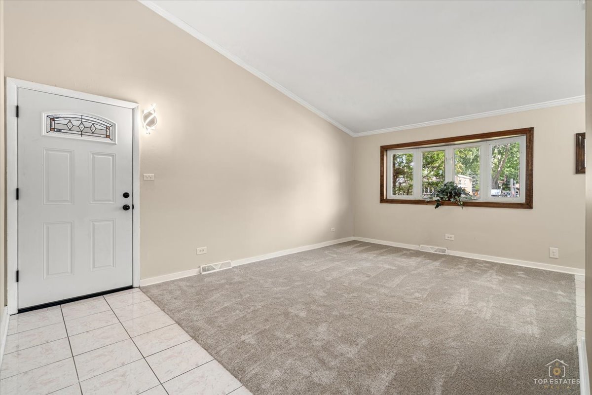 402 N Douglas Avenue 402 Property Photo 3