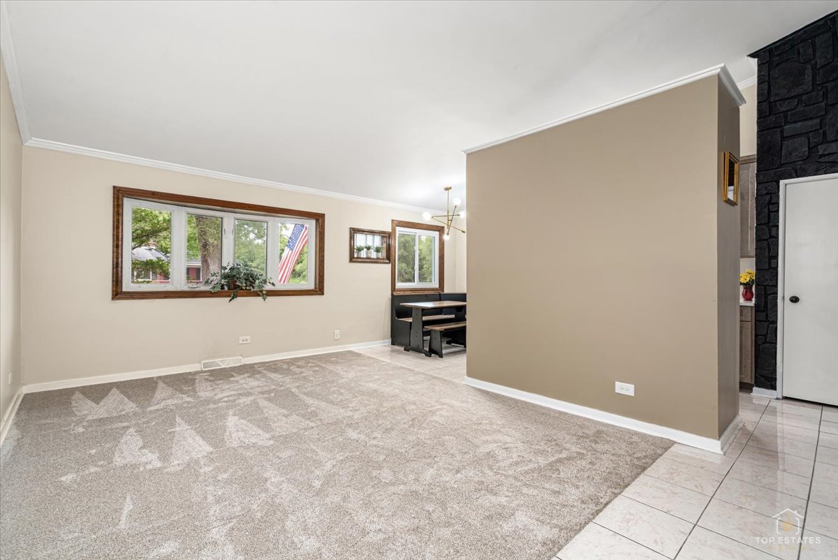 402 N Douglas Avenue 402 Property Photo 4