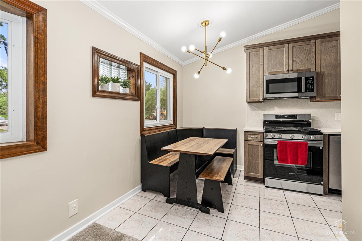 402 N Douglas Avenue 402 Property Photo 6