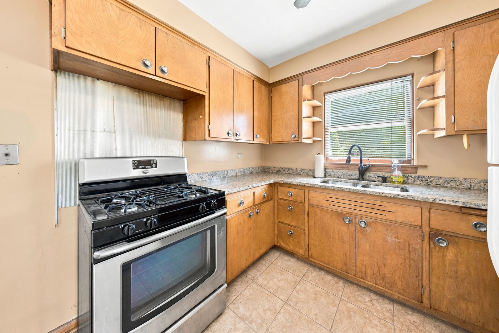 3919 Scoville Avenue Property Photo 7