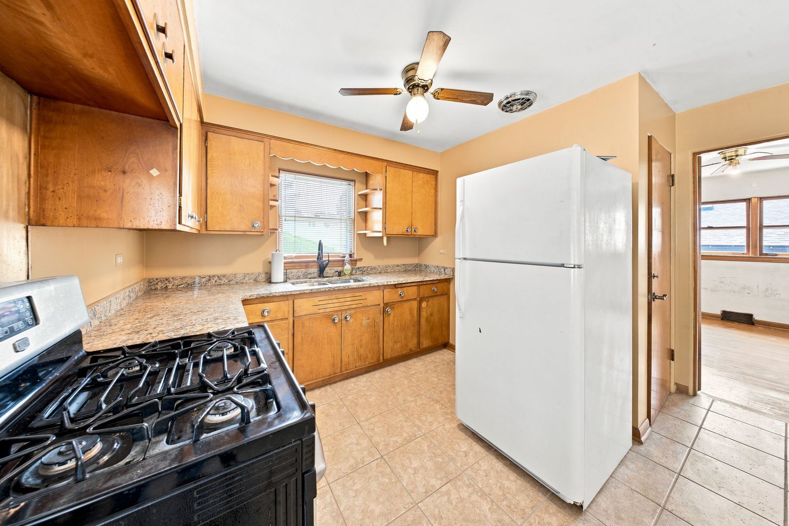 3919 Scoville Avenue Property Photo 8