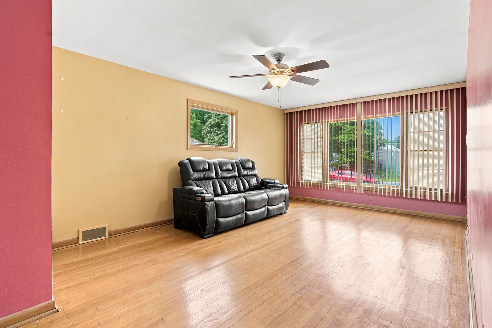 3919 Scoville Avenue Property Photo 10