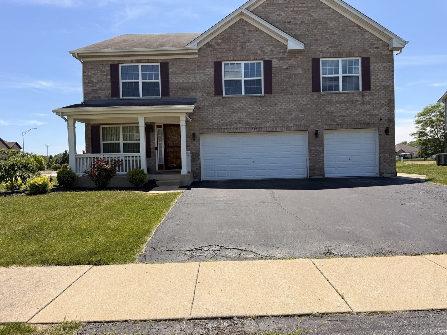 2337 Queensbridge Drive Property Photo
