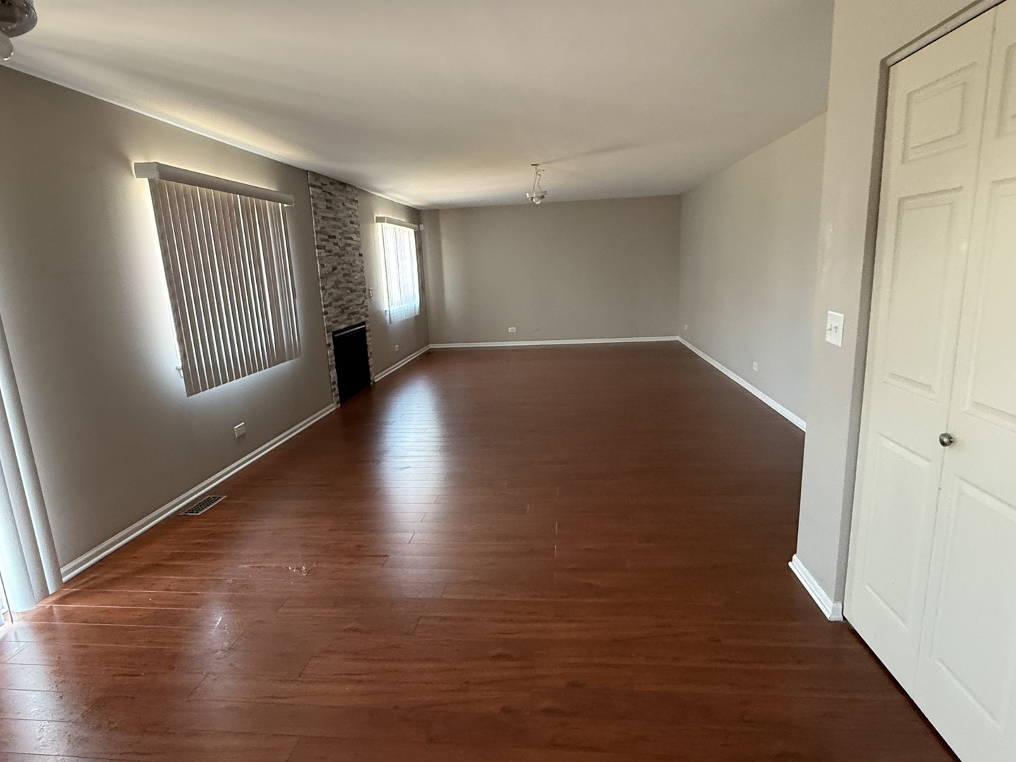 2337 Queensbridge Drive Property Photo 4