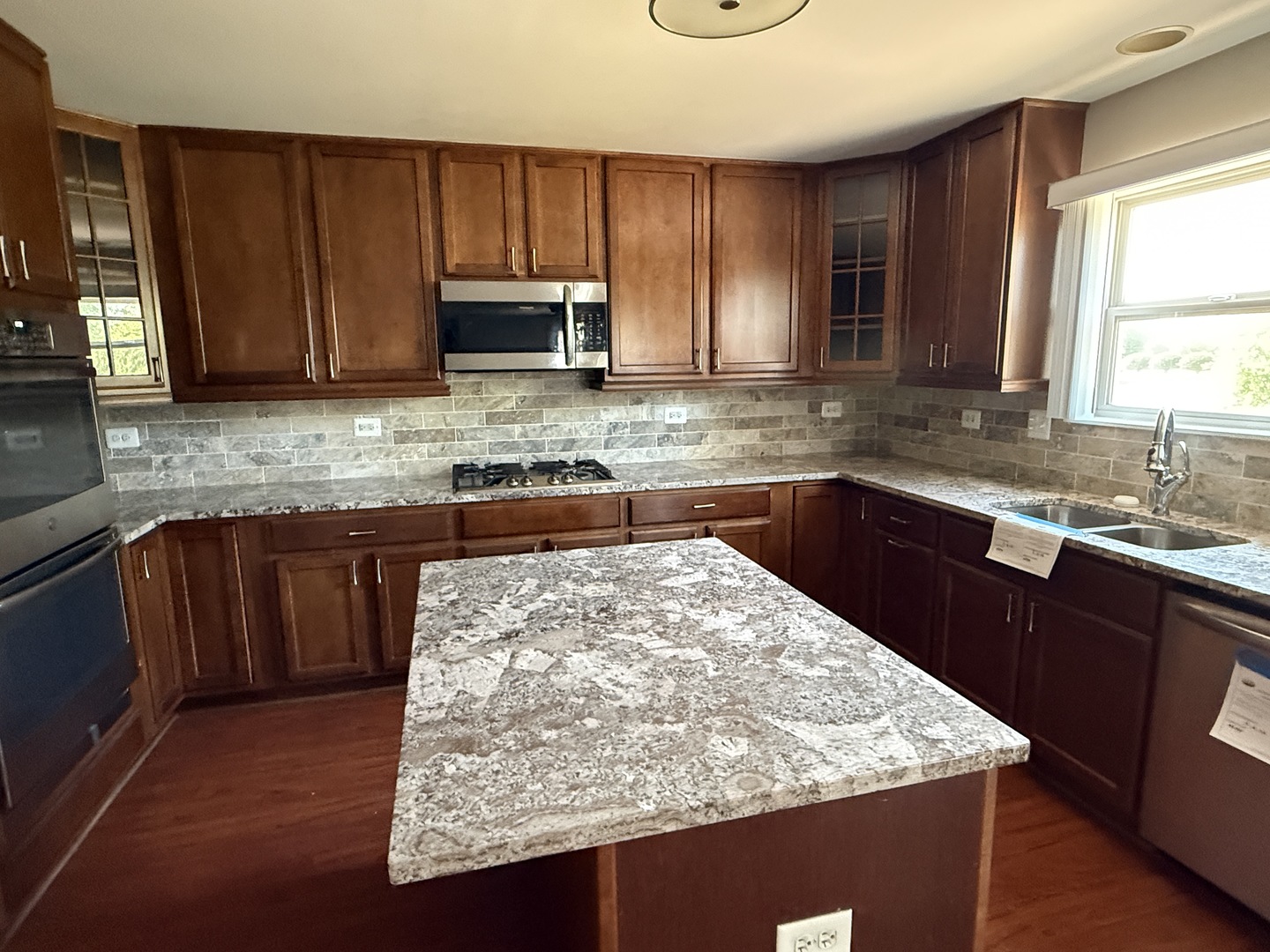 2337 Queensbridge Drive Property Photo 6